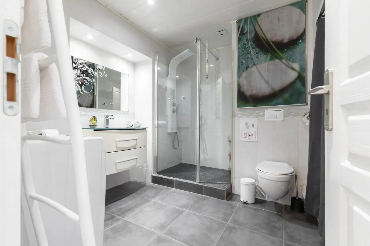 Apartment Amazing 3 Bdrs And Garden Place Du Pin Parking ! Nice France