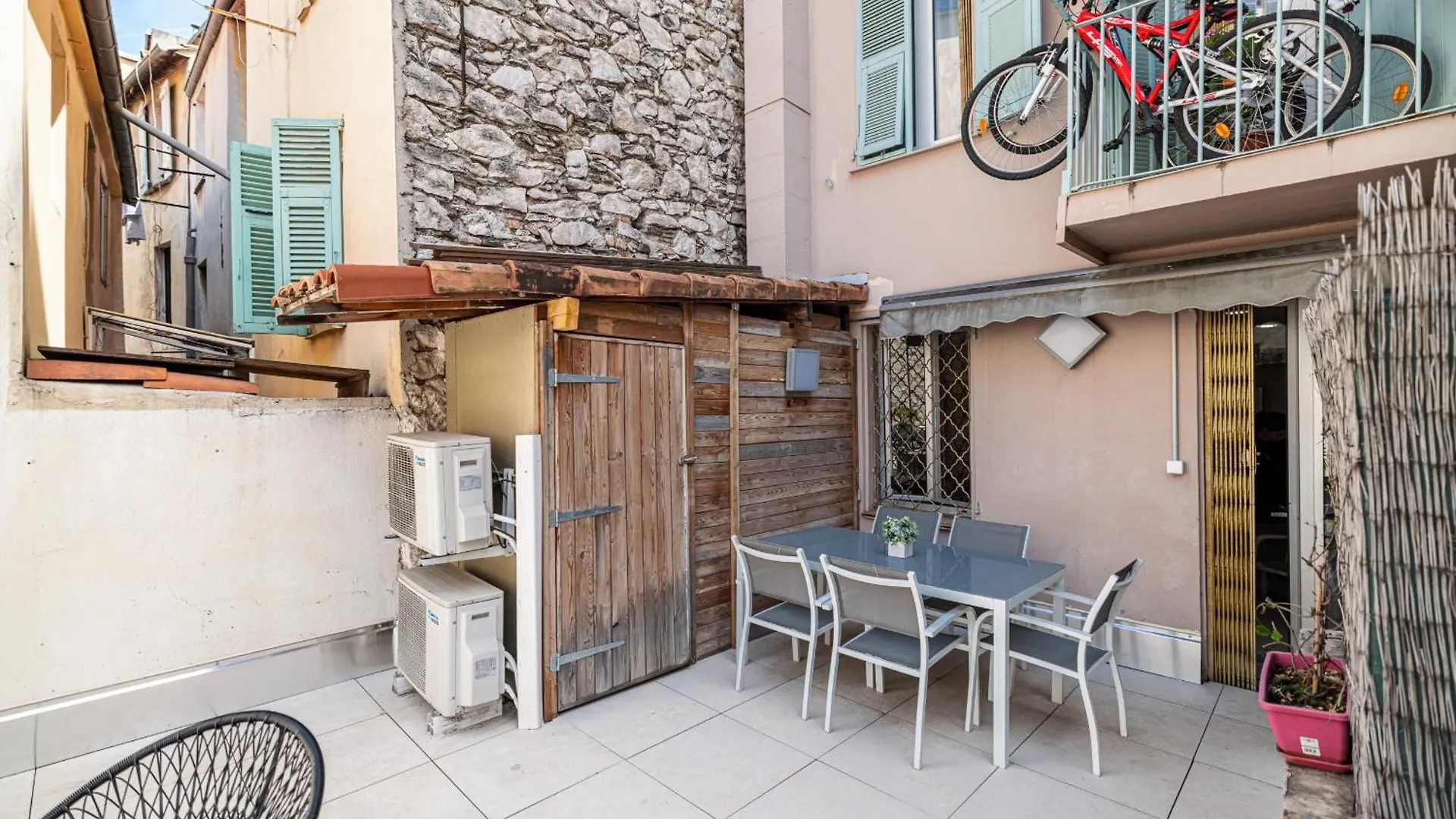 Apartment Amazing 3 Bdrs And Garden Place Du Pin Parking ! Nice
